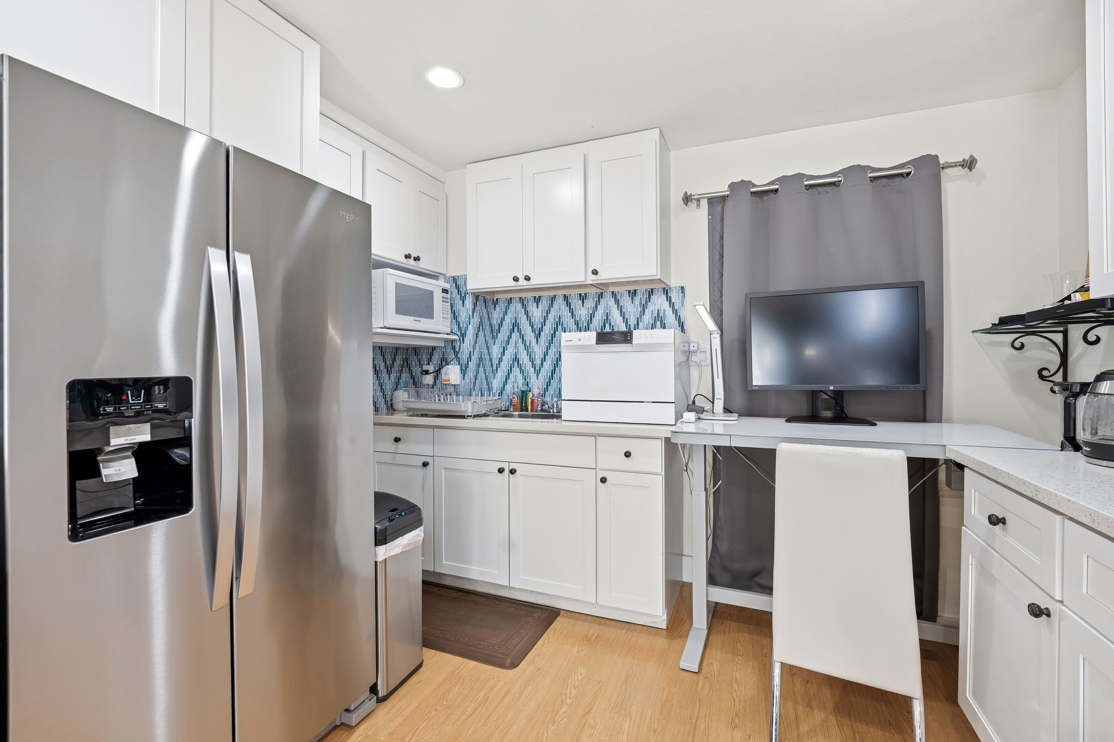 Refrigerador, microondas, parrilla de estufa y lavavajillas 