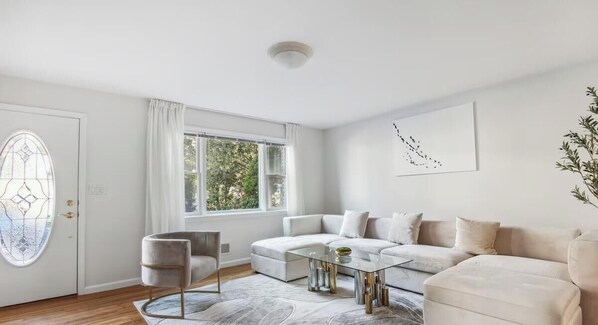 Living area - Two Wash (Yonkers)