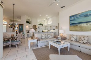 TV - Your Perfect 3 Bedroom/3 Bath Getaway on Marco Island! (Marco Island)