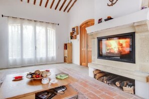 Interior - Magnificent villa with swimming pool and view of Saint Paul de Vence (Saint-Paul-de-Vence)