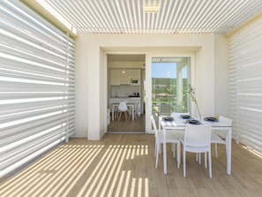 Dining room - Elegant Apartment Near La Pelosa Beach (Stintino)