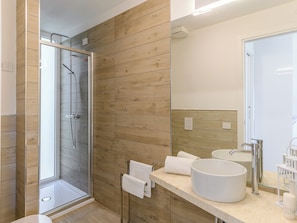 Apartment, 1 Bedroom | Bathroom - Elegant Apartment Near La Pelosa Beach (Stintino)