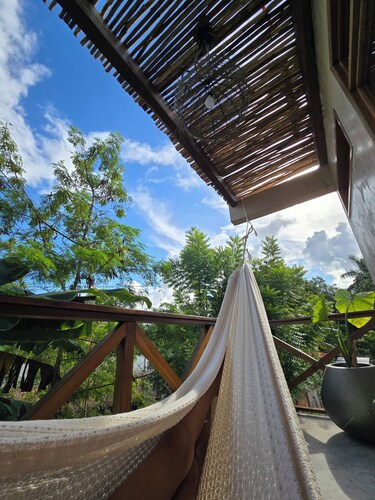 Private Eco House & Palapa in a Tranquil Jungle Setting Minutes from the Lagoon