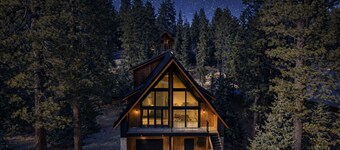 Luxury A-Frame - Sauna - Hot Tub - Bunk Room – Sleeps 10 – L2 EV Charger
