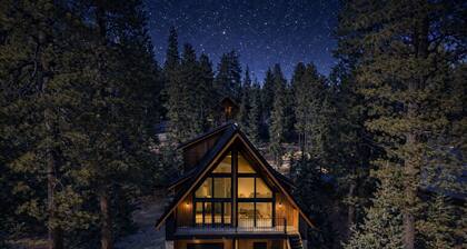 Luxury A-Frame - Sauna - Hot Tub - Bunk Room – Sleeps 10 – L2 EV Charger