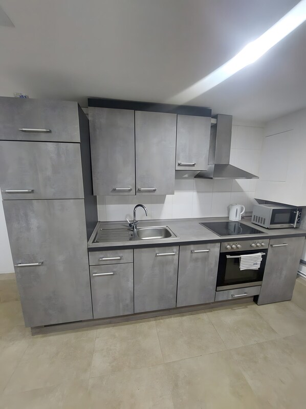 Private kitchen - Apartment 'Tiefer Garten' with Wi-Fi (Itzehoe)