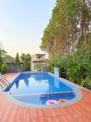 Outdoor pool - Rawal Nature Farm (Indore)