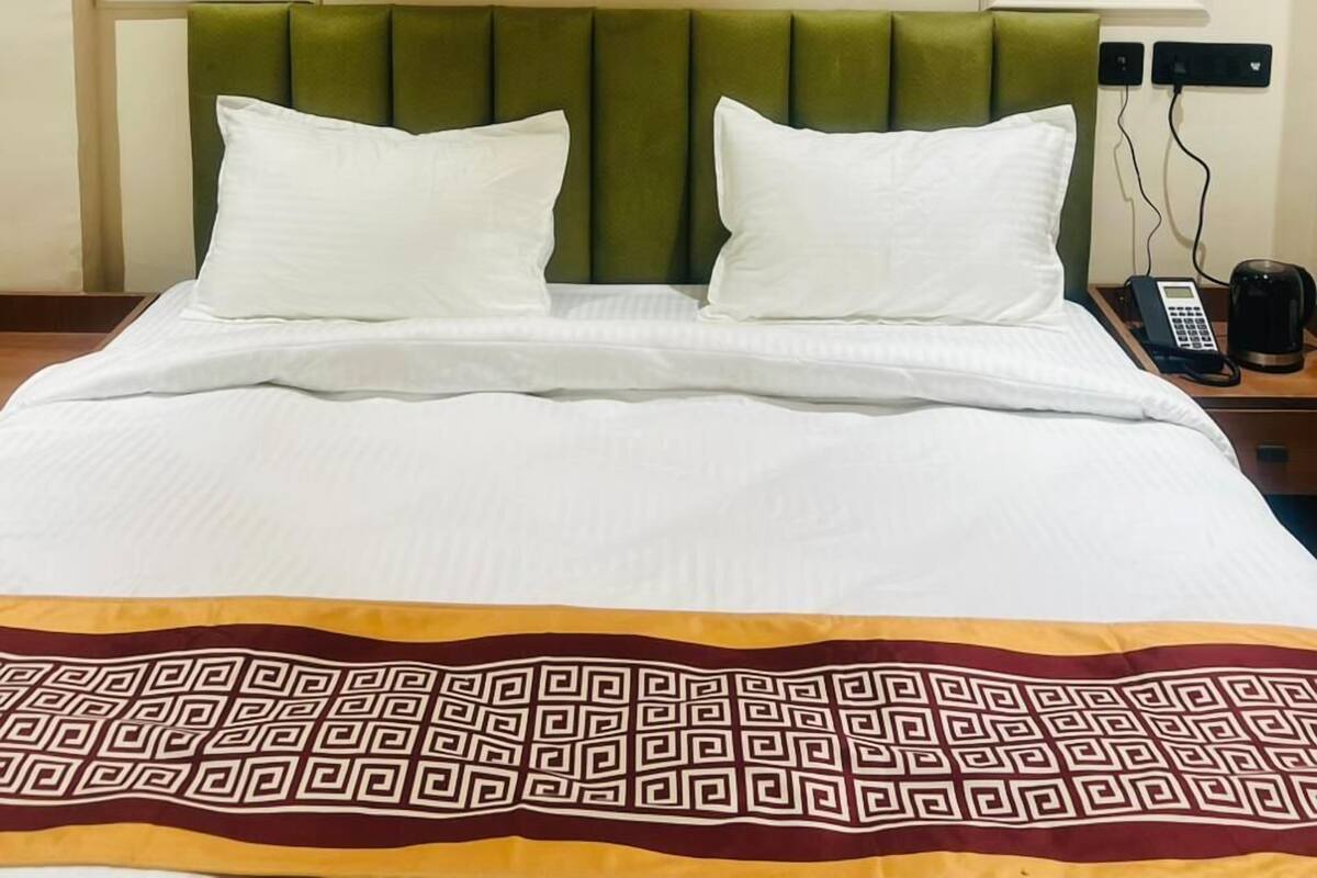 Free WiFi, bed sheets