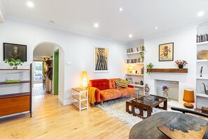 Living area - Stylish Garden Flat Near Hampstead Heath (London)