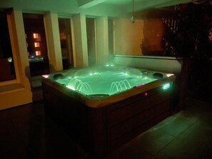 Terrace/patio - Gîte VALART house 550m2 with Jacuzzi, Sauna, Billiards, Table soccer, darts,... (Le Thillot)