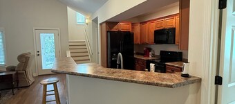 Marvelous 3-bedroom house with AC in charming Hardeeville, central to EVERYTHING