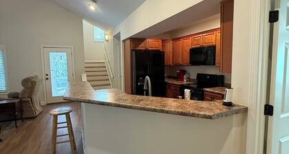 Marvelous 3-bedroom house with AC in charming Hardeeville, central to EVERYTHING