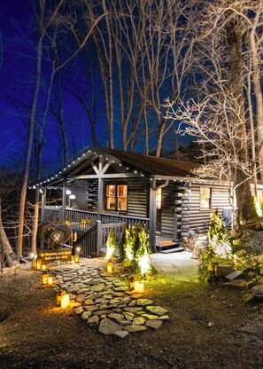 Exterior - Blue Ridge Romantic Cabin • Sauna • Hot Tub • Cinema (Blue Ridge)