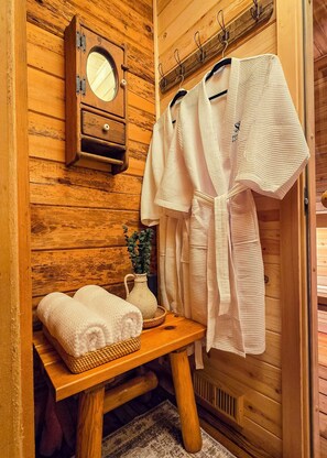 Interior - Blue Ridge Romantic Cabin • Sauna • Hot Tub • Cinema (Blue Ridge)