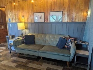 Standard Suite | Living area - Feather Nest Inn (Grand Marais)