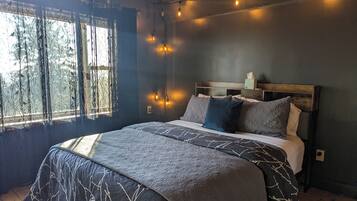 Basic Room, Lake View | Iron/ironing board, free WiFi