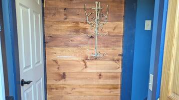 Basic Room, Lake View | Interior