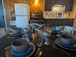 Family Suite | Private kitchen | Microwave, coffee/tea maker - Feather Nest Inn (Grand Marais)