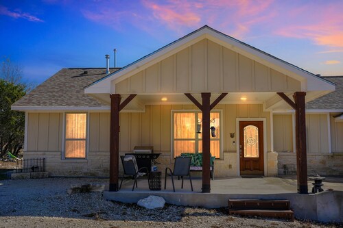 Charming Hill Country Casita w/Patio + Wildlife