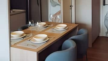 Apartment | Dining