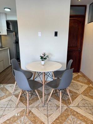 Dining - Modern apartment, excellent location in front of Cusco Airport. (Cusco)