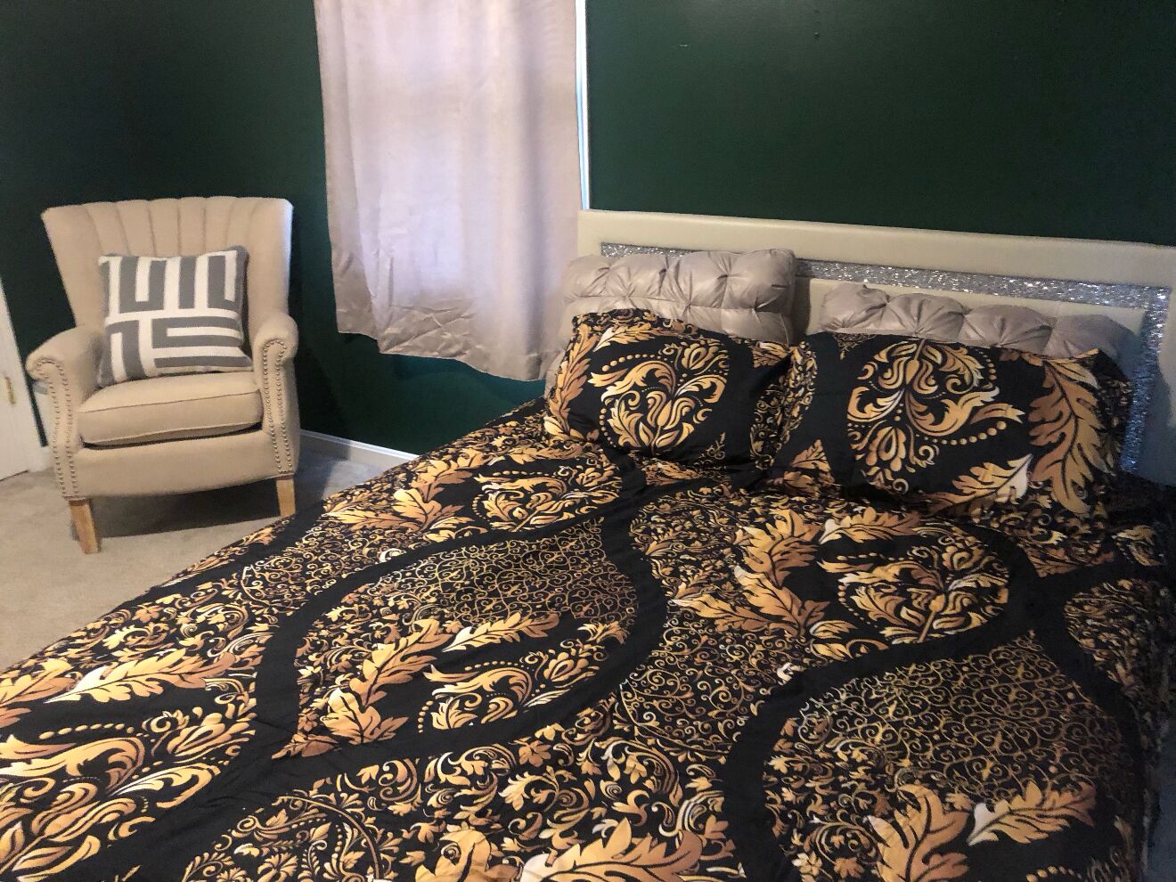 Desk, iron/ironing board, free WiFi, bed sheets