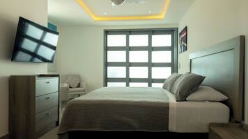 Luxury Apartment, Beach View | Iron/ironing board, free WiFi