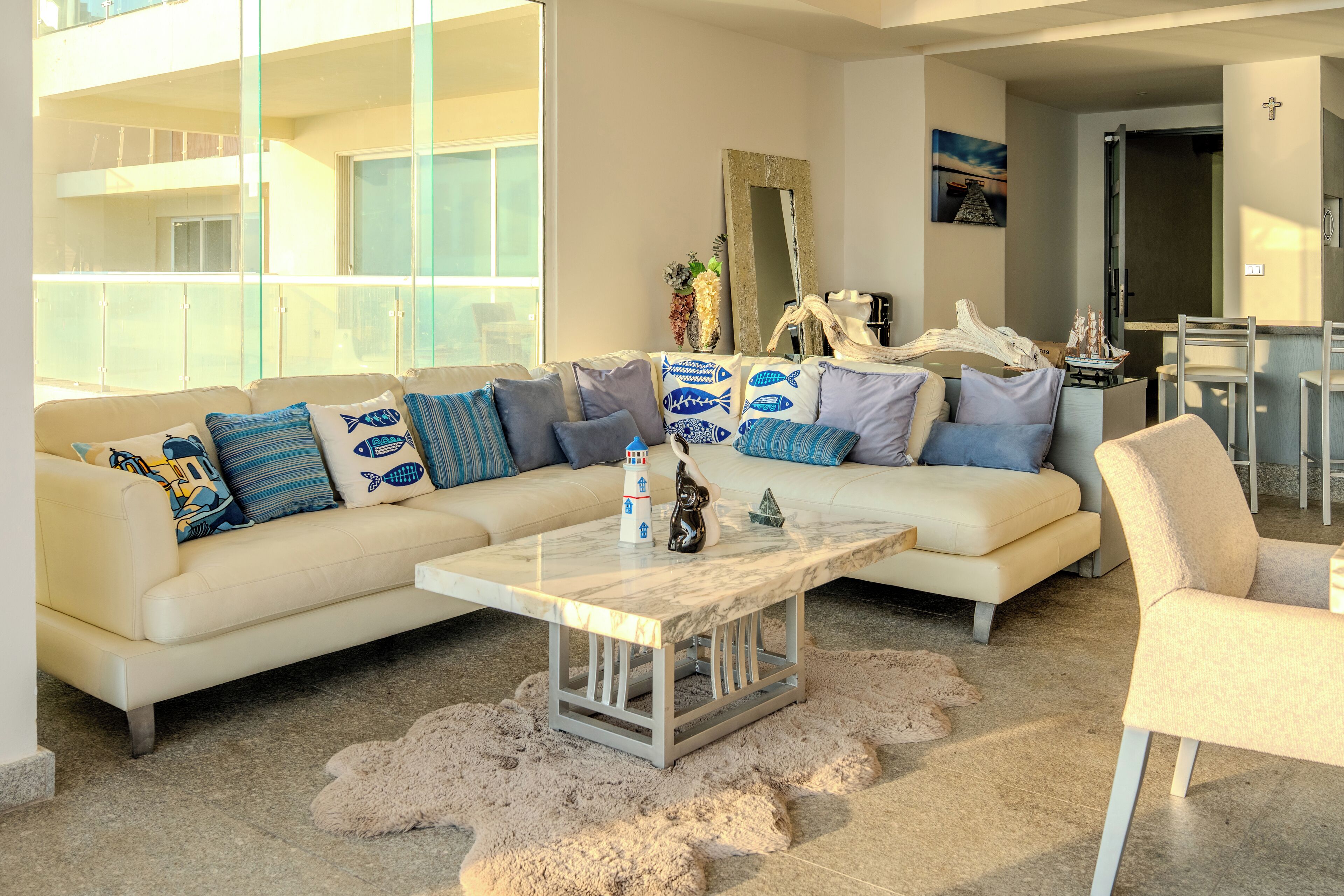 Departamento de lujo, vista a la playa | Sala de estar