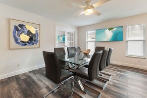 Dining - Game Room Walk to Beach King Beds Beach (Naples)