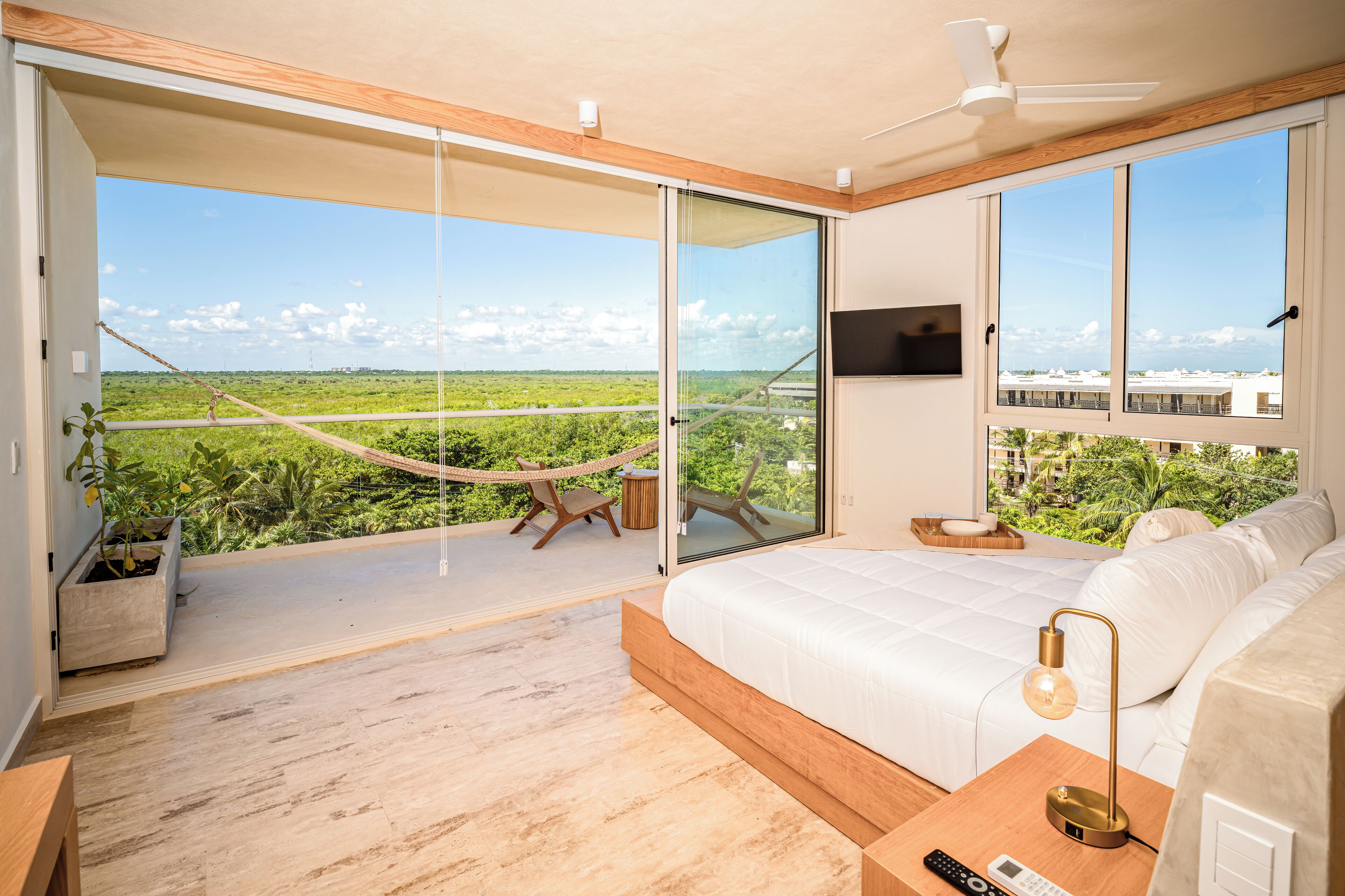 Espaço de trabalho para notebook, Wi-Fi de cortesia