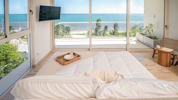 Espacio para trabajar con laptop y wifi gratis