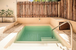 Private pool