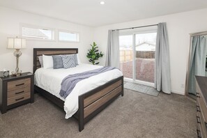 3 bedrooms, iron/ironing board, WiFi, bed sheets - Northfield Getaway- 3BED/2BA-Commerce City, Nice YARD, pets OK; (Commerce City)