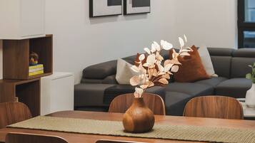 Revy Retreat (Unit 1405) | In-room dining