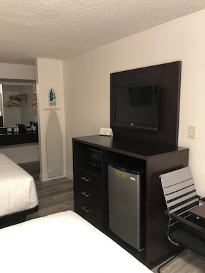 Double Room, 2 Queen Beds, Non Smoking | Free WiFi - Green Palms Extended Stay (Kissimmee)