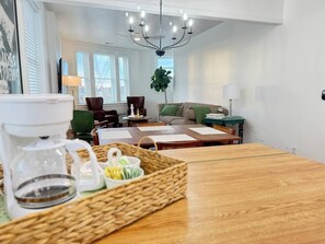 TV - The Lighthouse Loft with a View (Bay City)