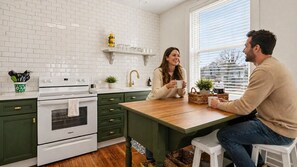 Fridge, microwave, oven, stovetop - The Lighthouse Loft with a View (Bay City)