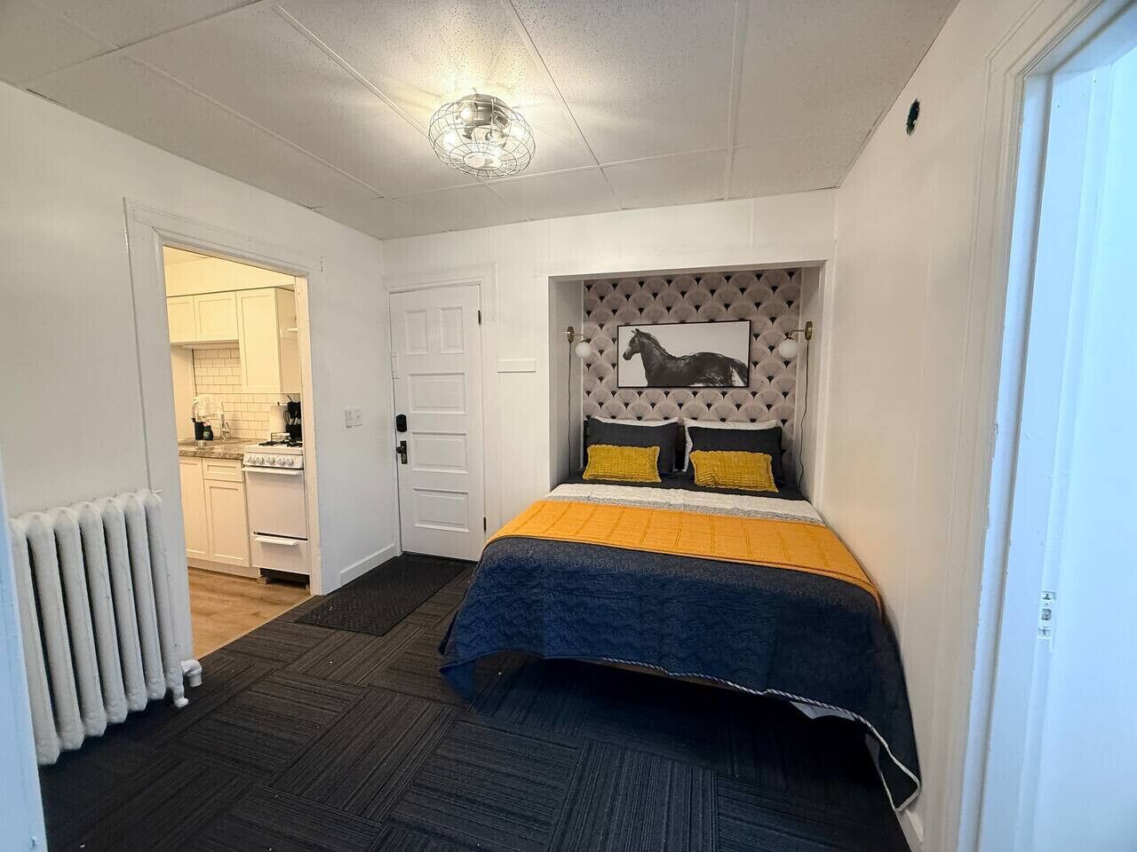 Iron/ironing board, WiFi, bed sheets