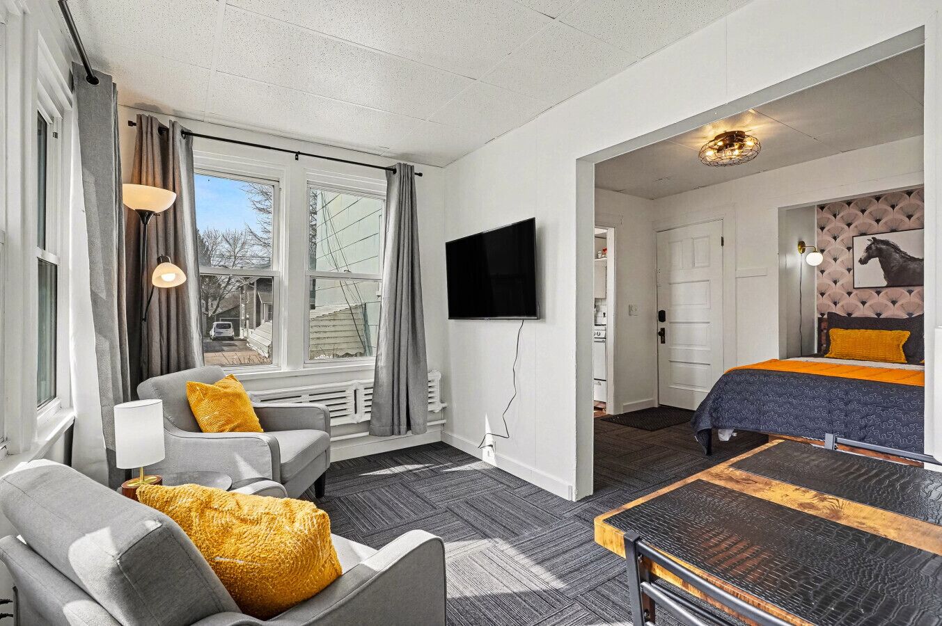 Iron/ironing board, WiFi, bed sheets