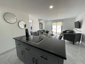 Interior - Condominio de 2 dormitorios y 2 baños, piscina y parrilla en Cabo San Lucas (Cabo San Lucas)