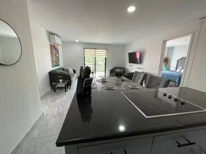 Interior - Condominio de 2 dormitorios y 2 baños, piscina y parrilla en Cabo San Lucas (Cabo San Lucas)