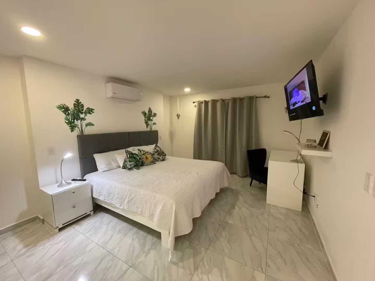 1 Schlafzimmer, Schreibtisch, Bügeleisen/Bügelbrett, kostenloses WLAN