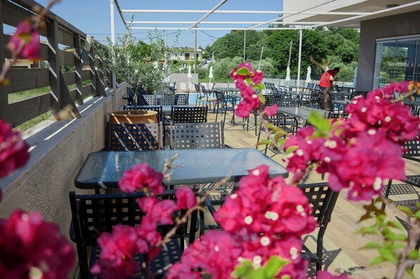 Snack bar - Ivory Serenity Hotel (Rhodes)