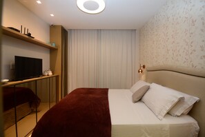 Iron/ironing board, bed sheets - 08CP| Copacabana Quiet Elegance - 3 Bedrooms (Rio de Janeiro)