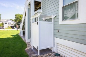 Property grounds - Modern Home in the Heart of KDH, Minutes to Beach! (Kill Devil Hills)