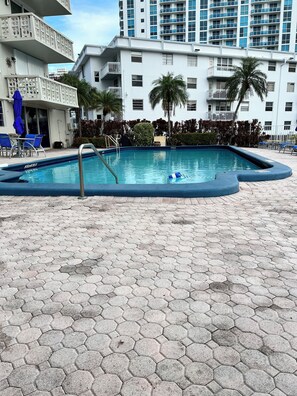Pool - Cozy 1-bedroom condo in peaceful Hallandale Beach with AC (Hallandale Beach)
