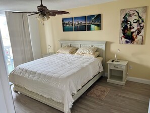 WiFi, bed sheets - Cozy 1-bedroom condo in peaceful Hallandale Beach with AC (Hallandale Beach)