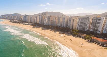 Apto no Guaruja com Vista a Praia de Pitangueiras