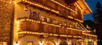 Downtown Suite BnB-Maple | Hot Tub+Barrel Sauna