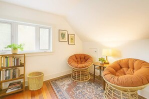 Interior - Downtown Suite BnB-Ponderosa | HotTub+Barrel Sauna (Leavenworth)